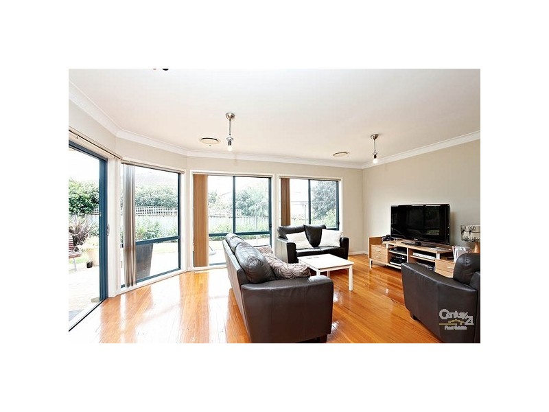 30 Fernleaf Crescent, Beaumont Hills NSW 2155