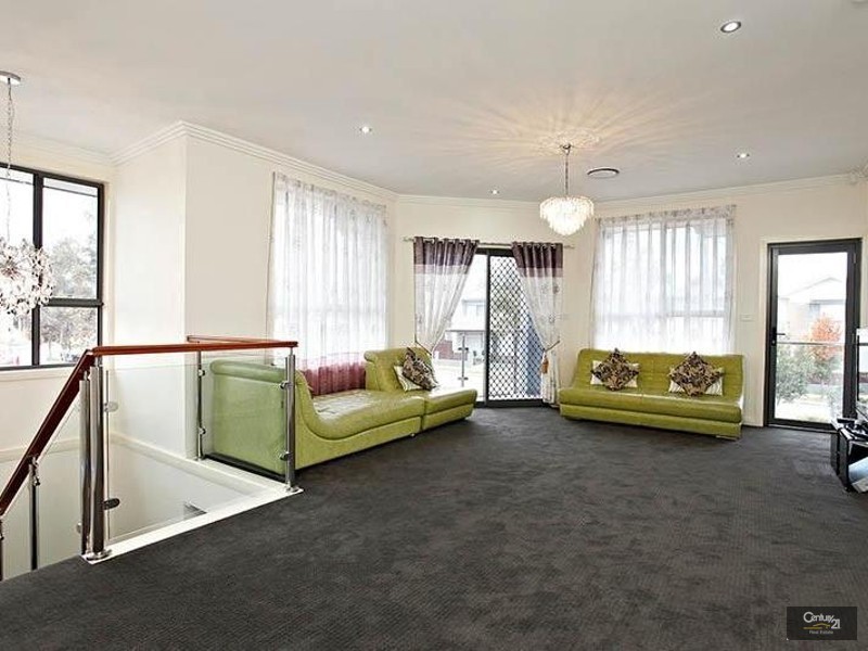 19  Caddies Boulevarde, Rouse Hill NSW 2155