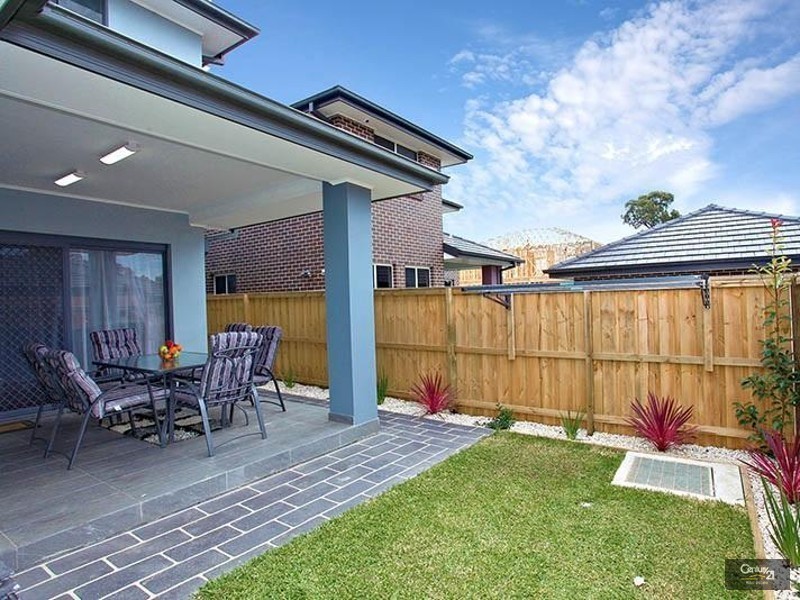 19  Caddies Boulevarde, Rouse Hill NSW 2155