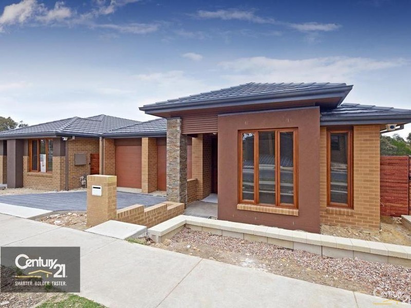 8 Cheval Street, Beaumont Hills NSW 2155