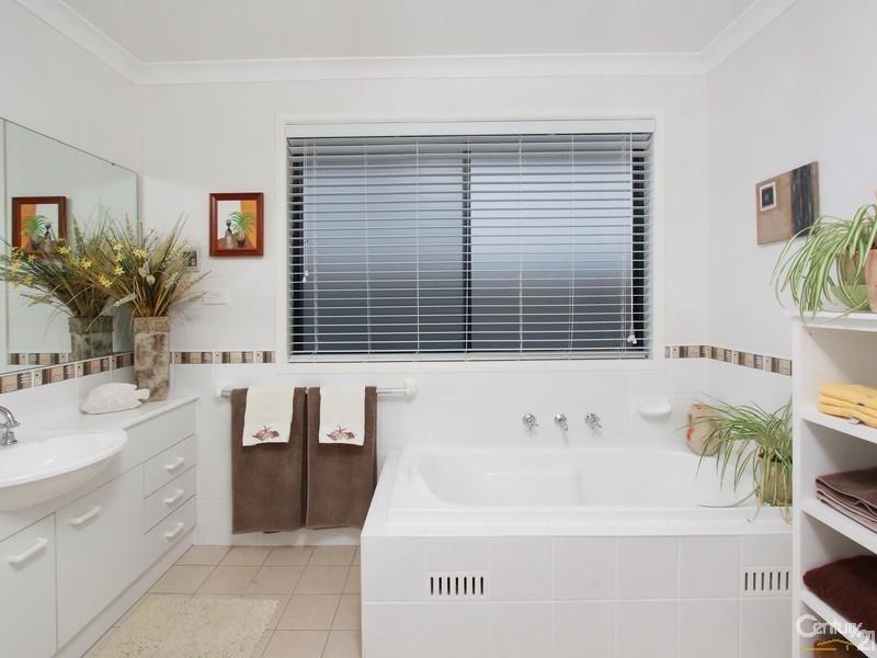 15 Compass Avenue, Beaumont Hills NSW 2155