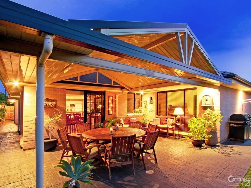 15 Compass Avenue, Beaumont Hills NSW 2155