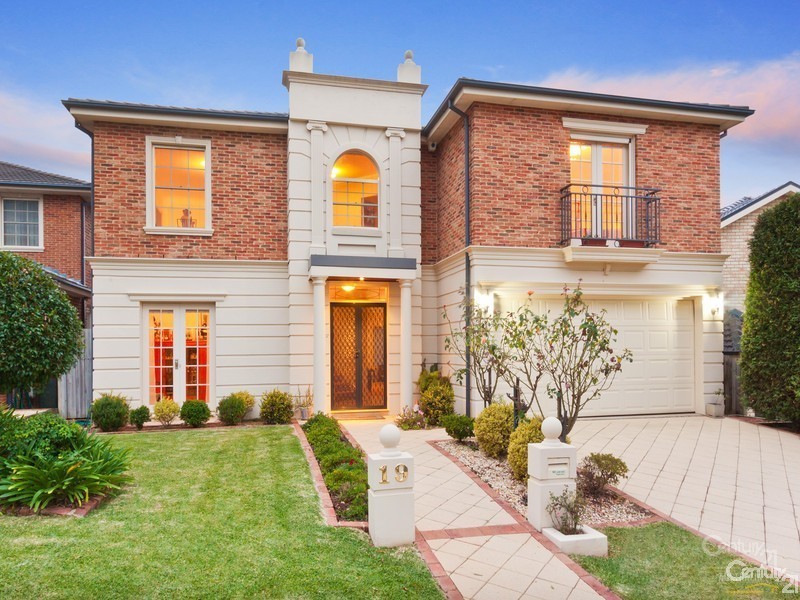 19 Broadleaf Crescent, Beaumont Hills NSW 2155