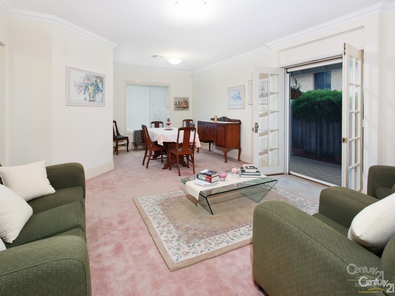 19 Broadleaf Crescent, Beaumont Hills NSW 2155