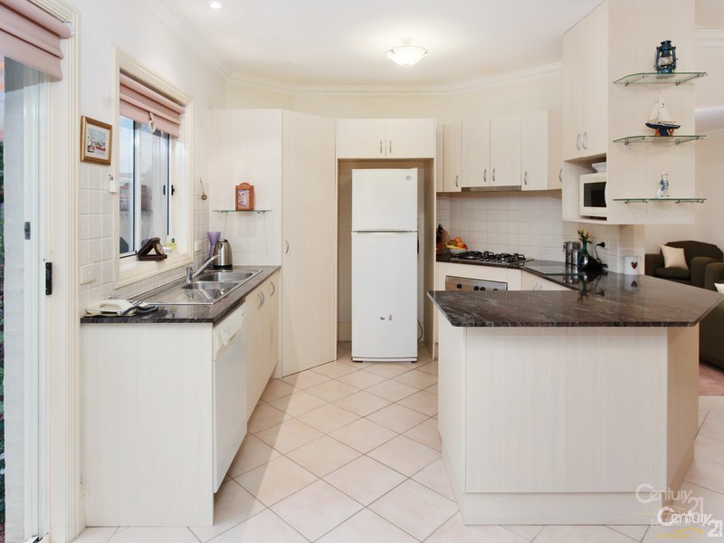 19 Broadleaf Crescent, Beaumont Hills NSW 2155