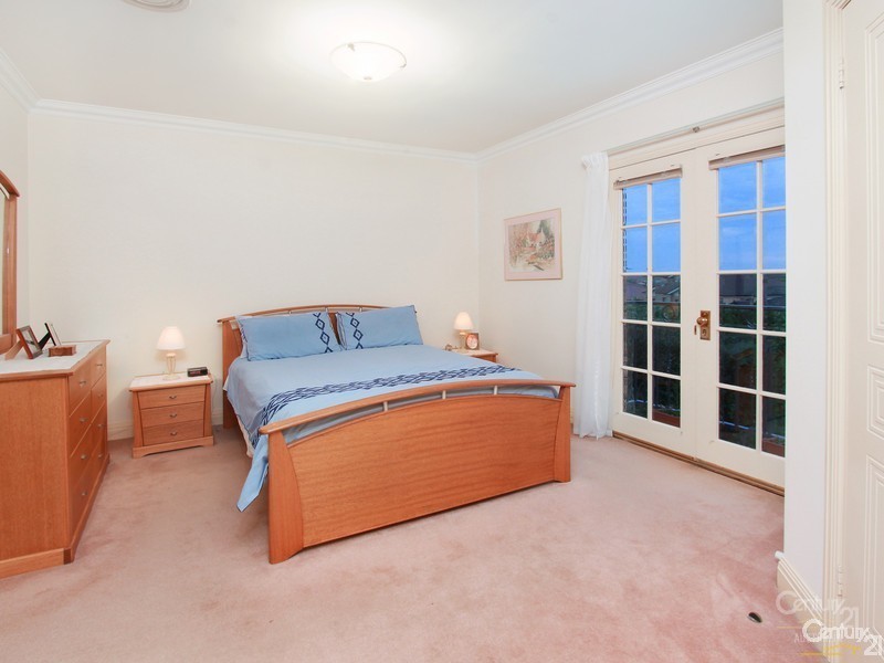 19 Broadleaf Crescent, Beaumont Hills NSW 2155