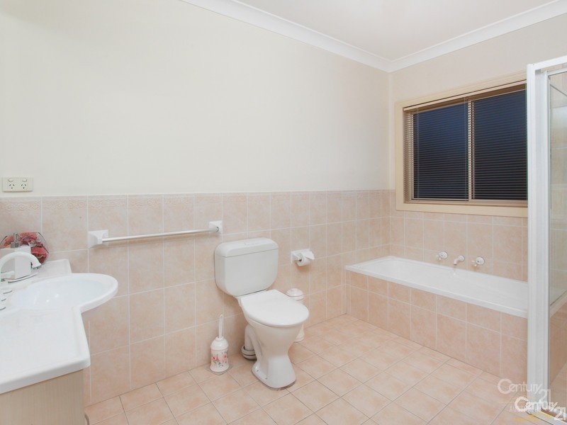 19 Broadleaf Crescent, Beaumont Hills NSW 2155