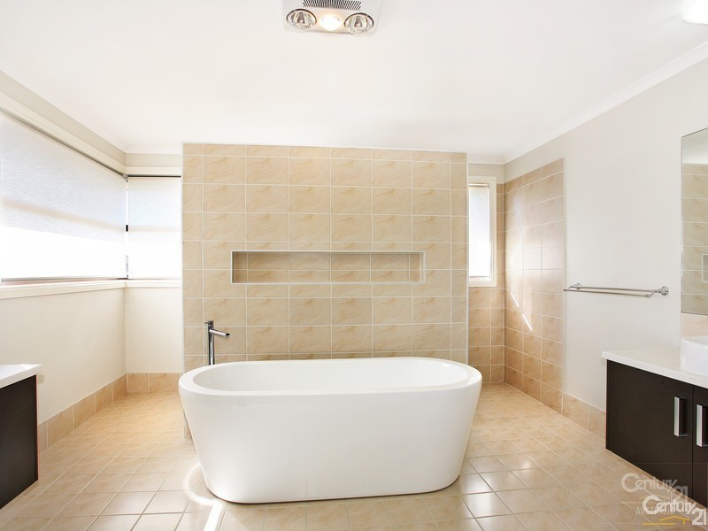 5 Meander Crescent, The Ponds NSW 2769