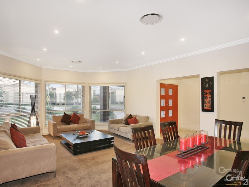 17 Pebble Crescent, The Ponds NSW 2769