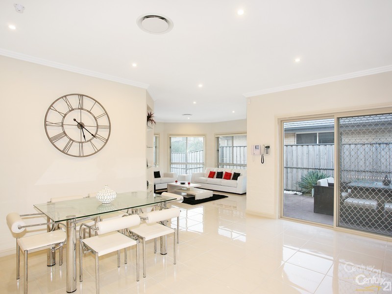 17 Pebble Crescent, The Ponds NSW 2769