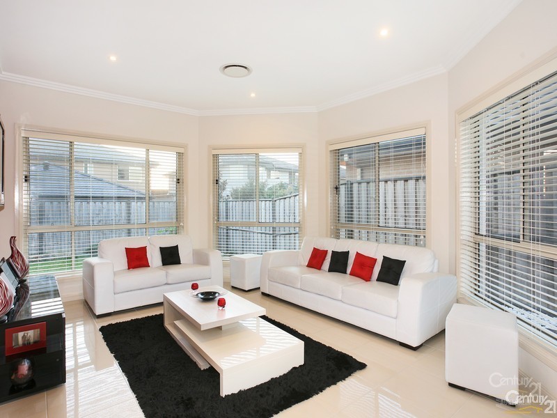 17 Pebble Crescent, The Ponds NSW 2769
