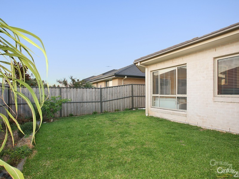 17 Pebble Crescent, The Ponds NSW 2769