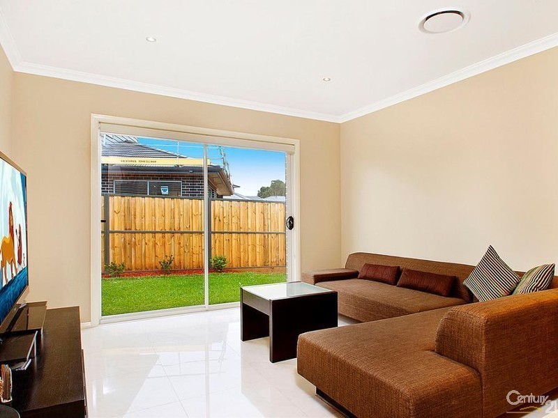 82 Riverbank Drive, The Ponds NSW 2769