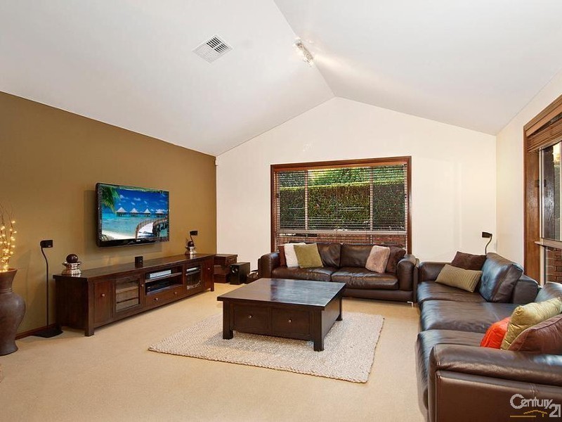 9 Paramount Crescent, Kellyville NSW 2155