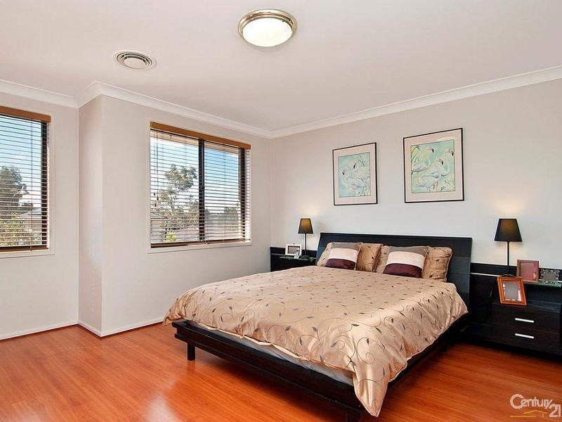 5 Rushden Way, Stanhope Gardens NSW 2768