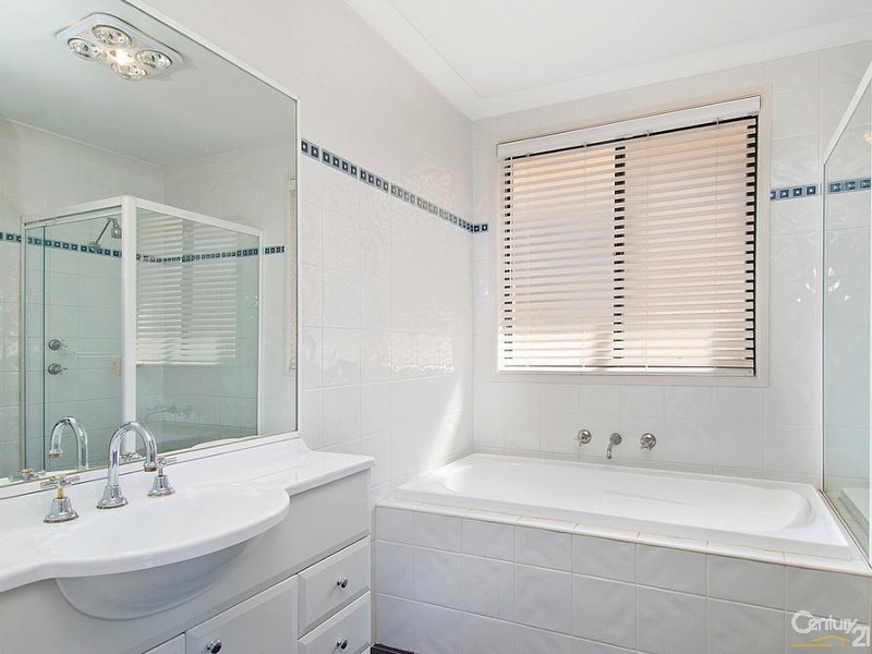 5 Rushden Way, Stanhope Gardens NSW 2768