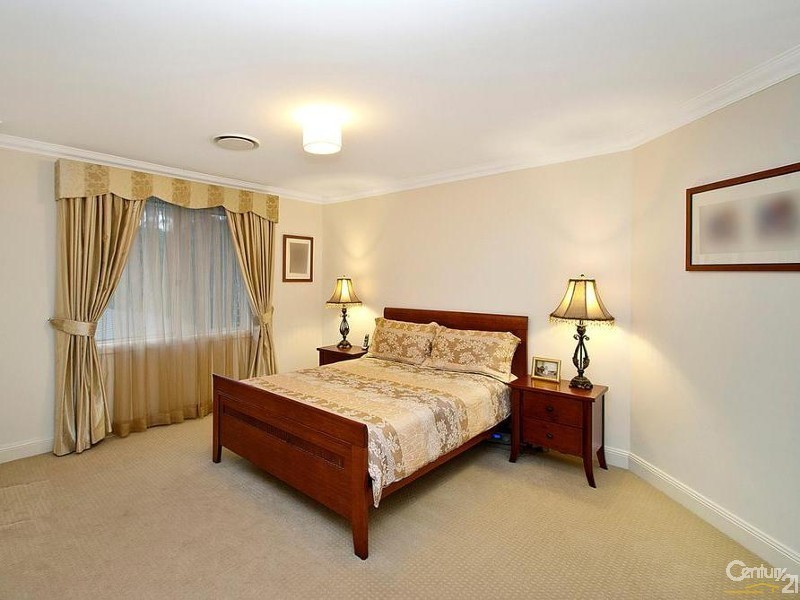 8 Pelligrino Grove, Rouse Hill NSW 2155