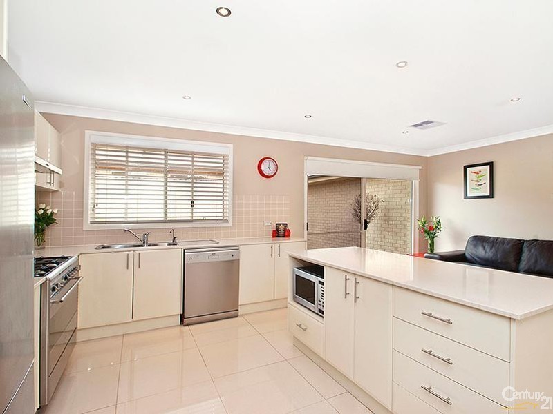 34 Ashtead Parade, Stanhope Gardens NSW 2768