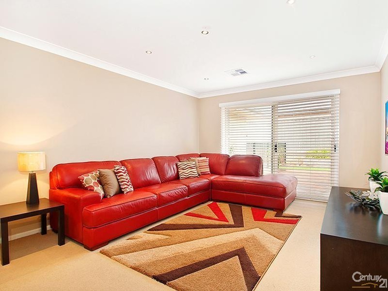 34 Ashtead Parade, Stanhope Gardens NSW 2768