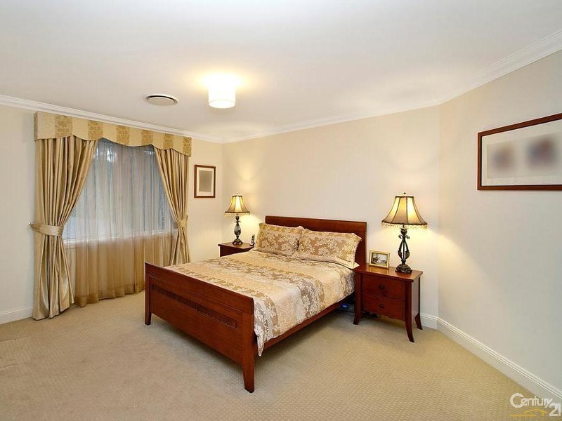 8 Pelligrino Grove, Rouse Hill NSW 2155