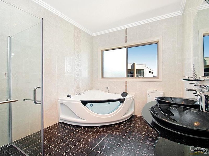 18 Carmargue Street, Beaumont Hills NSW 2155