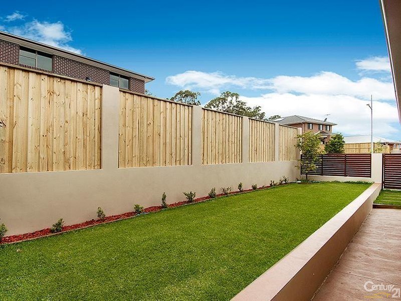 18 Carmargue Street, Beaumont Hills NSW 2155