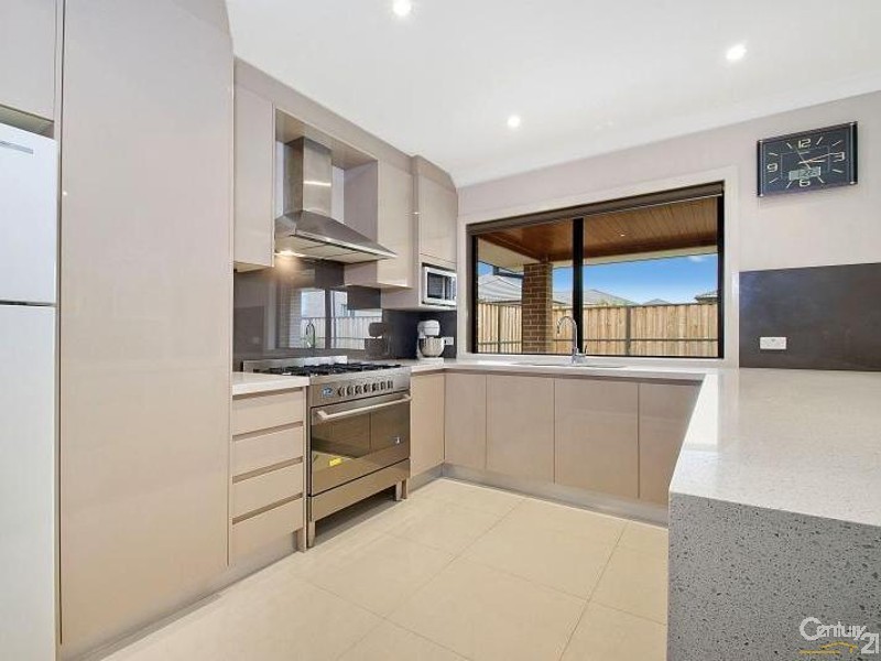 11 Waterfall Boulevard, The Ponds NSW 2769