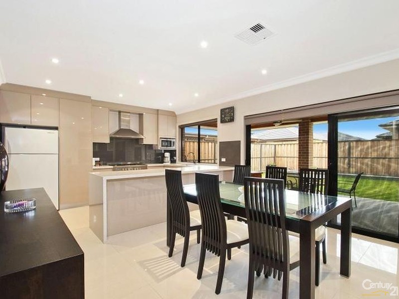 11 Waterfall Boulevard, The Ponds NSW 2769