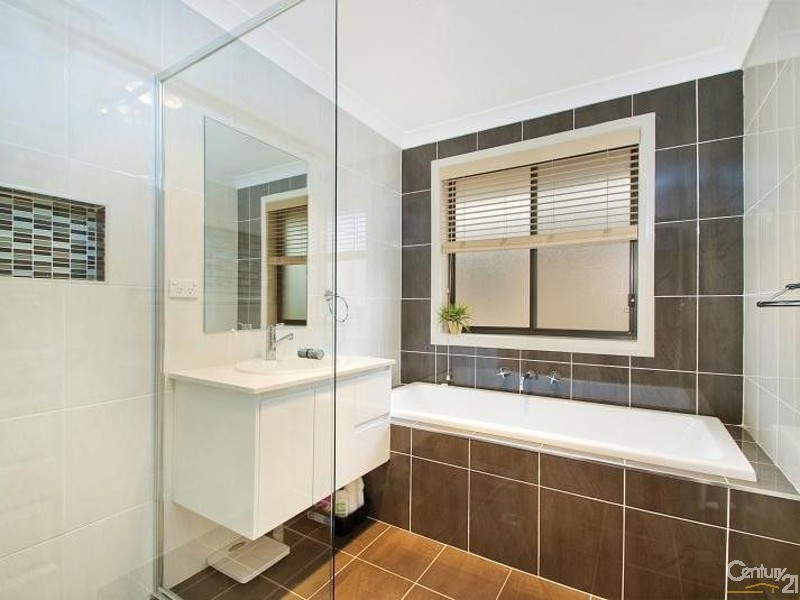 11 Waterfall Boulevard, The Ponds NSW 2769