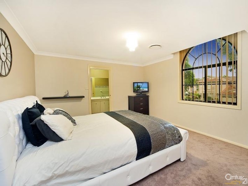 24 Comet Circuit, Beaumont Hills NSW 2155