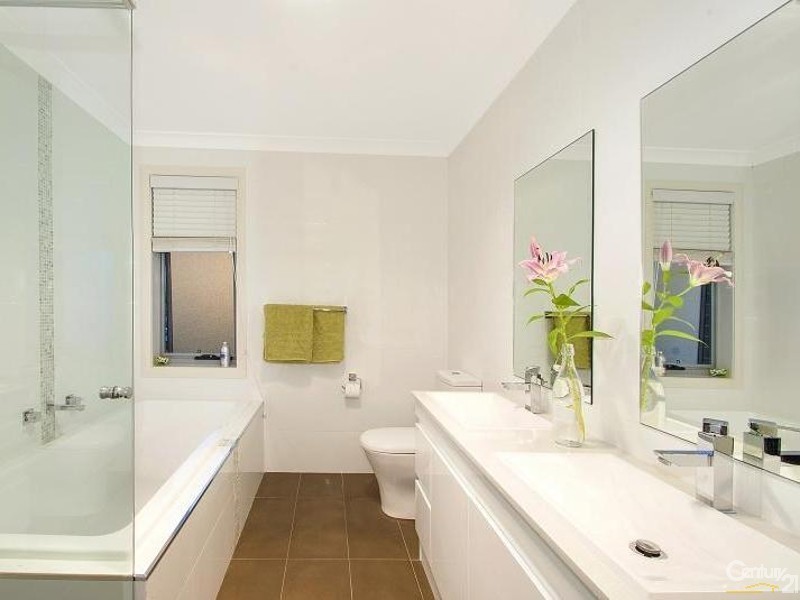 2 Emperor Avenue, The Ponds NSW 2769