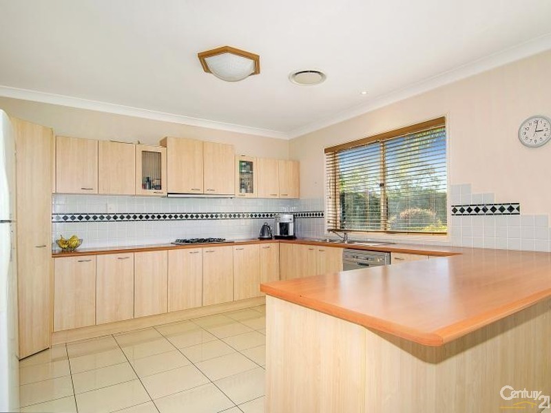 24 Fernleaf Crescent, Beaumont Hills NSW 2155