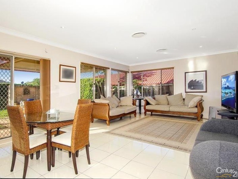 24 Fernleaf Crescent, Beaumont Hills NSW 2155