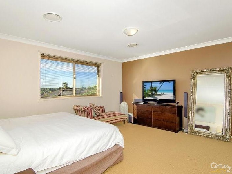 24 Fernleaf Crescent, Beaumont Hills NSW 2155