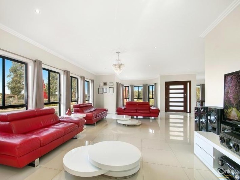 2 Angelwing Street, The Ponds NSW 2769