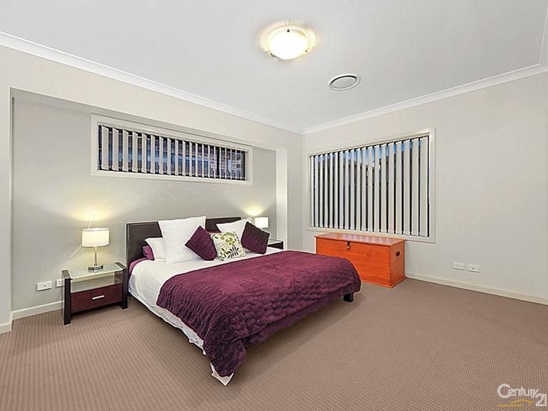 33 Mallard Drive, The Ponds NSW 2769