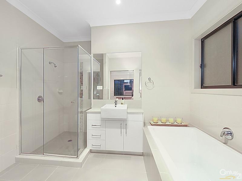 33 Mallard Drive, The Ponds NSW 2769