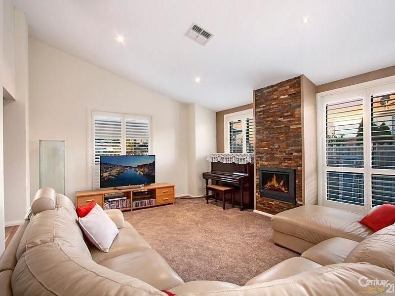 8 Hopkins Circuit, Rouse Hill NSW 2155