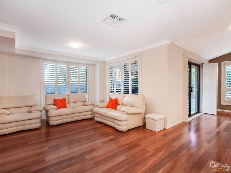 8 Hopkins Circuit, Rouse Hill NSW 2155