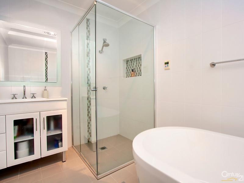 8 Hopkins Circuit, Rouse Hill NSW 2155