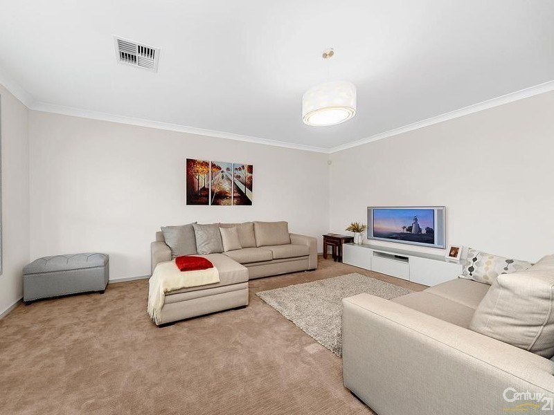 35 Coobowie Drive, The Ponds NSW 2769