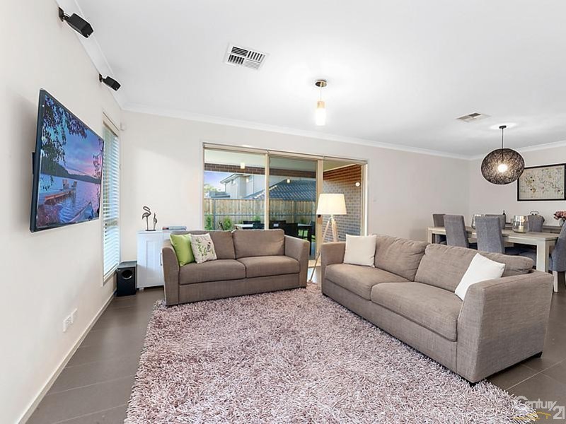 35 Coobowie Drive, The Ponds NSW 2769