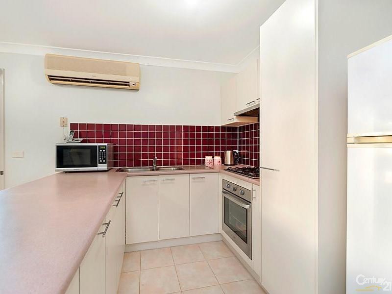 10 Oldbury Street, Stanhope Gardens NSW 2768