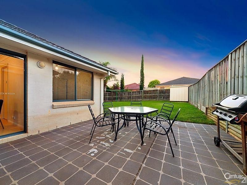 10 Oldbury Street, Stanhope Gardens NSW 2768