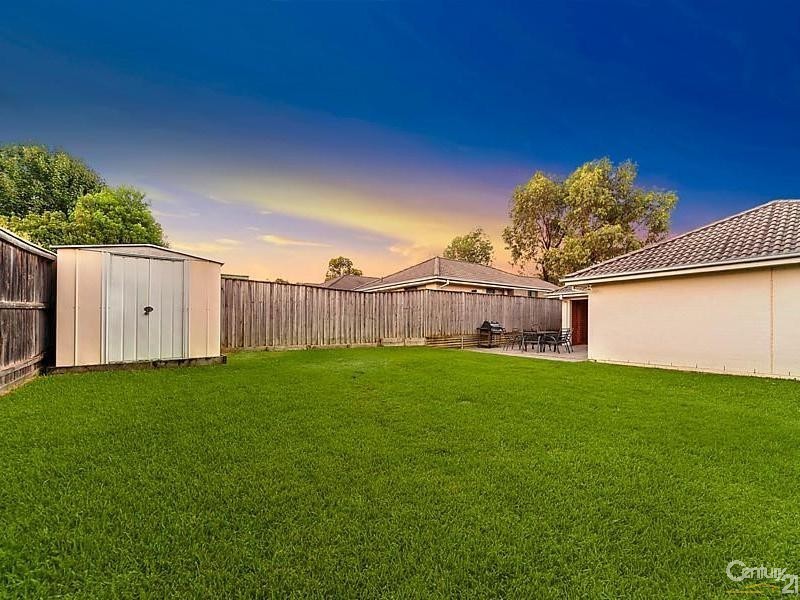 10 Oldbury Street, Stanhope Gardens NSW 2768