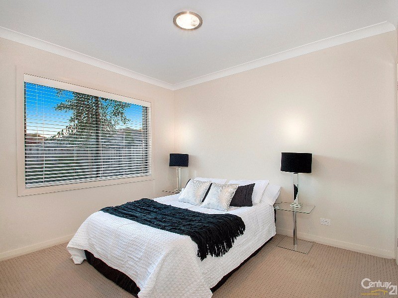 8 Rosebrook Avenue, The Ponds NSW 2769