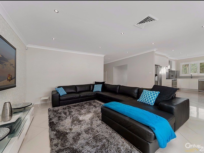 2 Hyatt Close, Rouse Hill NSW 2155