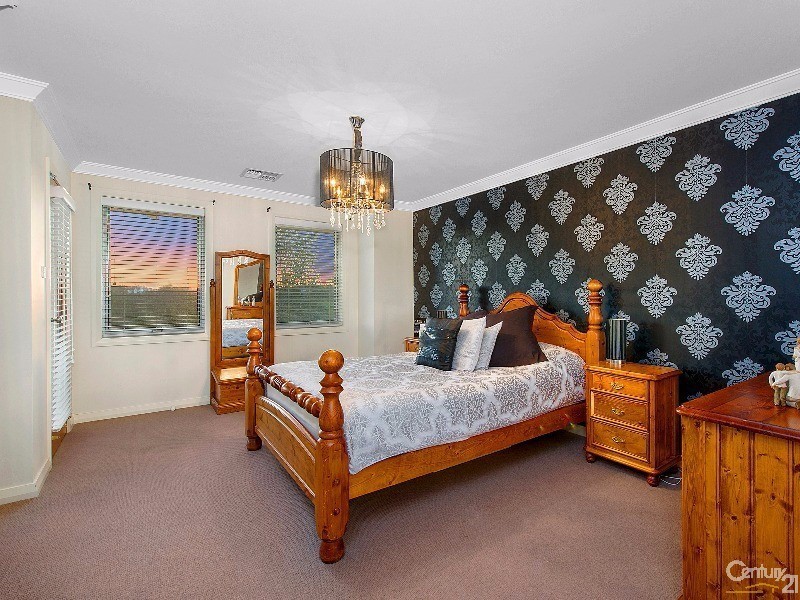 43 Pebble Crescent, The Ponds NSW 2769