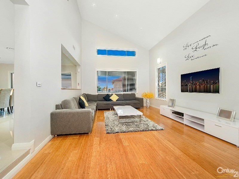 10 Hoya Way, Glenwood NSW 2768