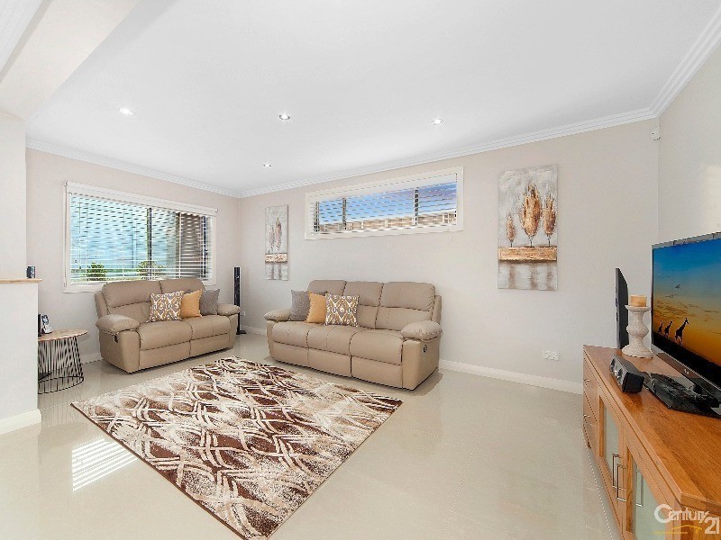 10 Hoya Way, Glenwood NSW 2768